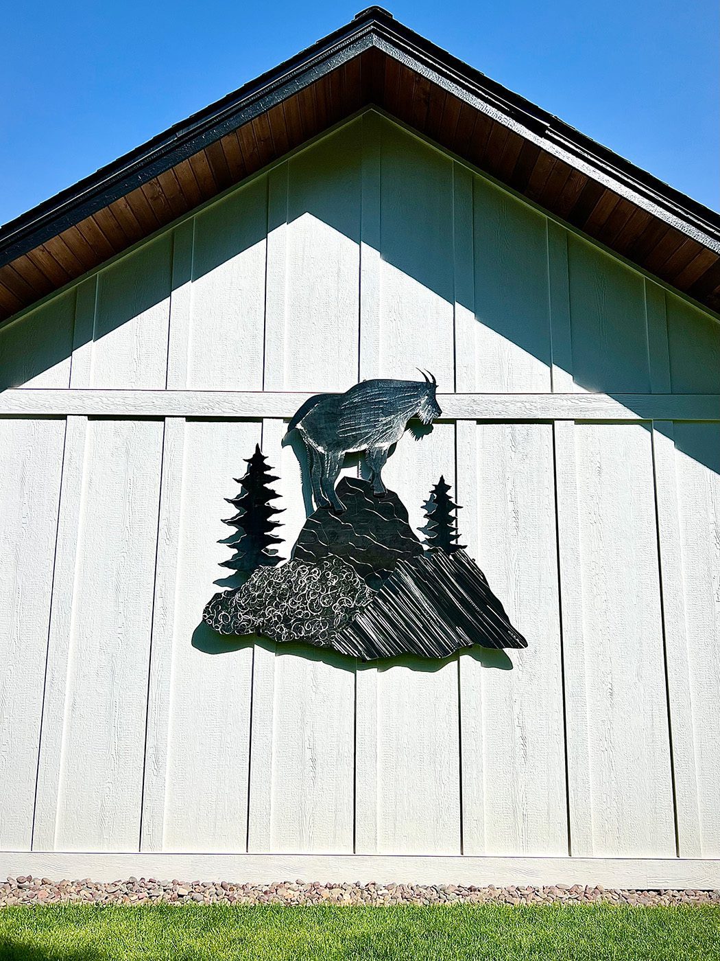 86-inch mountain goat scene 2